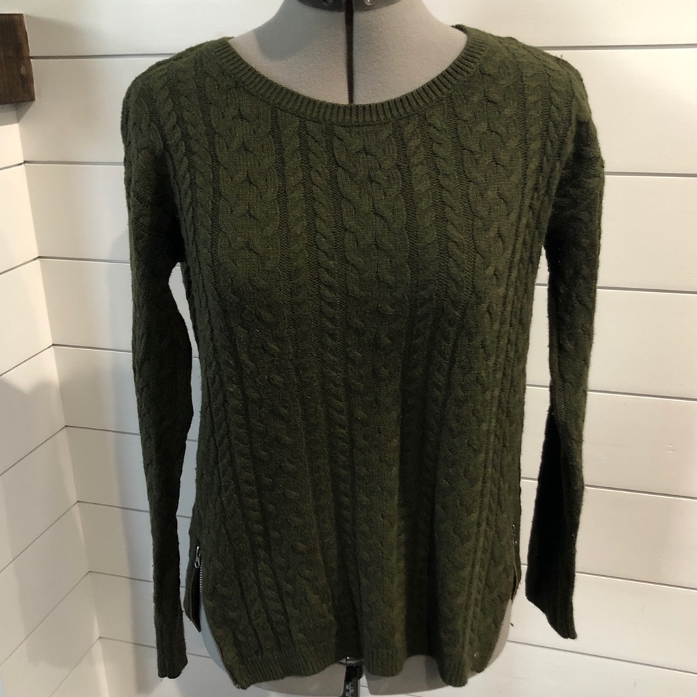 American Eagle Forest Green Knit Sweater